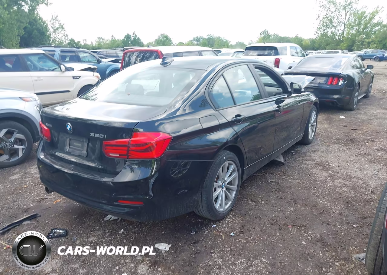 2017 BMW 320I xDrive VIN:WBA8E5G31HNU44517 - 4