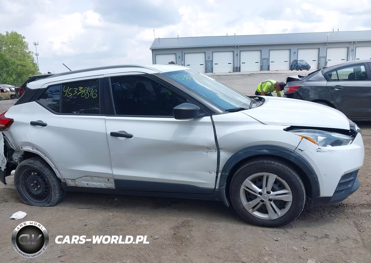 2019 Nissan Kicks S VIN:3N1CP5CU3KL520609 - 13
