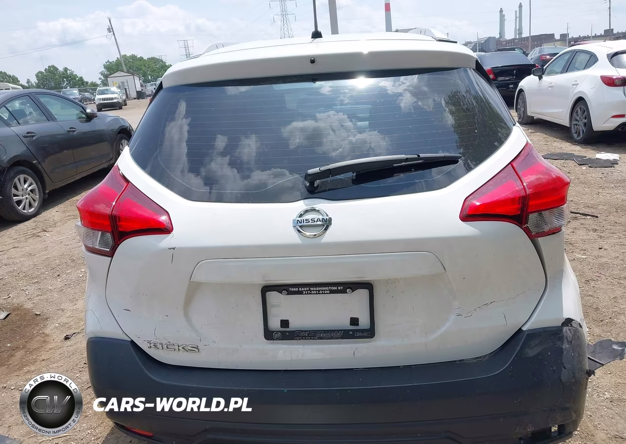 2019 Nissan Kicks S VIN:3N1CP5CU3KL520609 - 16