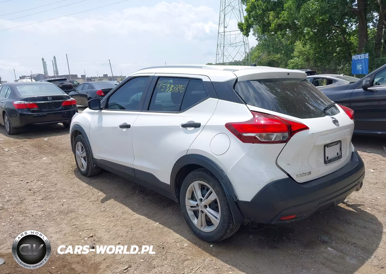 2019 Nissan Kicks S VIN:3N1CP5CU3KL520609 - 3