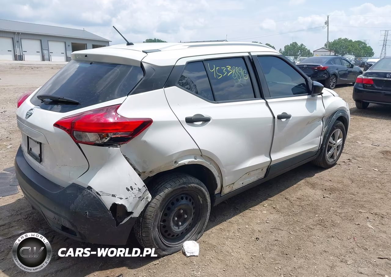 2019 Nissan Kicks S VIN:3N1CP5CU3KL520609 - 4