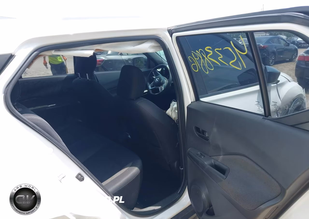 2019 Nissan Kicks S VIN:3N1CP5CU3KL520609 - 8