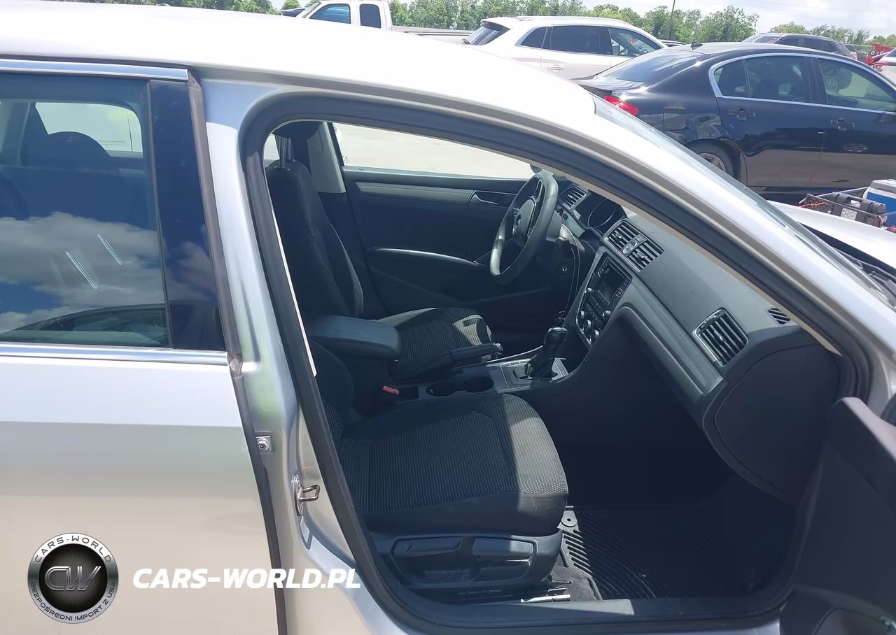 2017 Volkswagen Passat 1.8T S VIN:1VWAT7A32HC056171 - 5