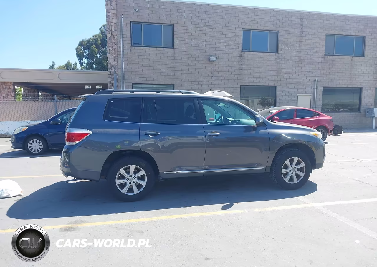 2013 Toyota Highlander Base Plus VIN:5TDZA3EH6DS037898 - 13