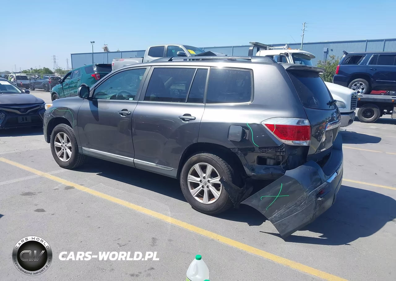 2013 Toyota Highlander Base Plus VIN:5TDZA3EH6DS037898 - 3