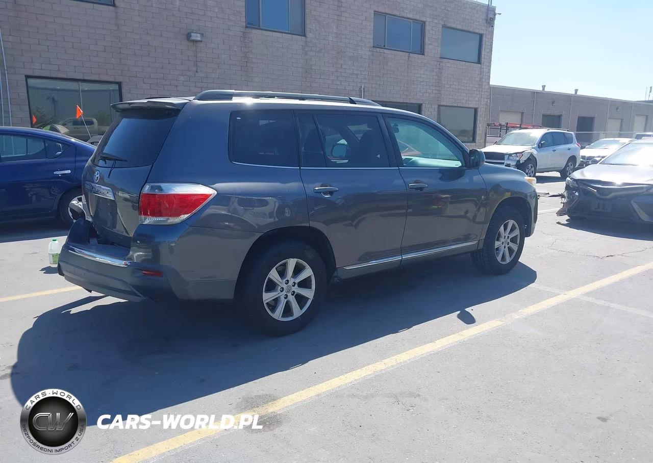 2013 Toyota Highlander Base Plus VIN:5TDZA3EH6DS037898 - 4