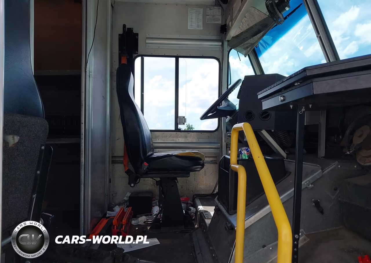 2014 Freightliner Chassis M Line Walk-In Van VIN:4UZAC3DV2ECFW4515 - 6