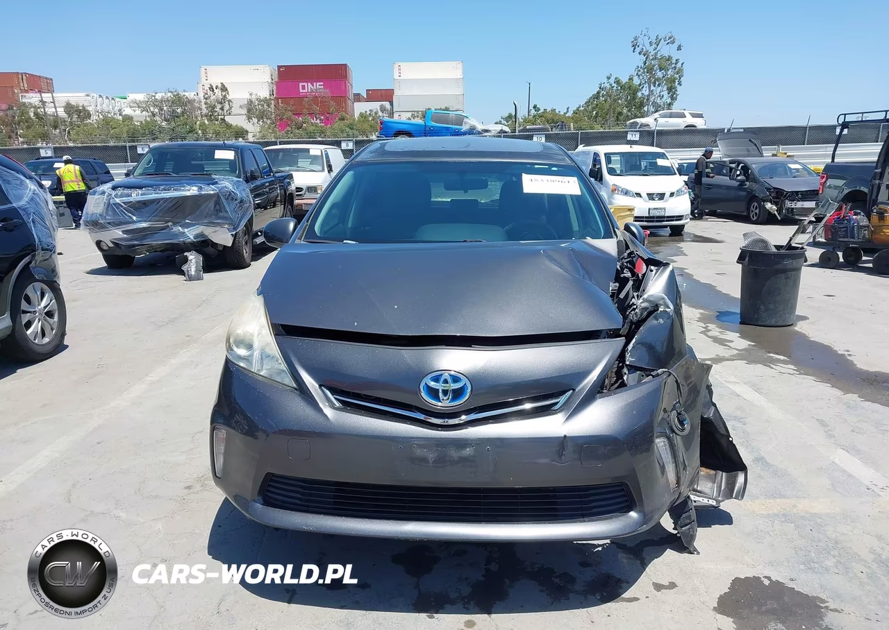 2014 Toyota Prius V Three VIN:JTDZN3EU8EJ015143 - 13