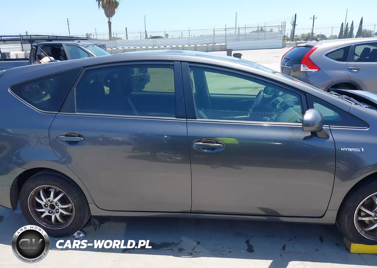 2014 Toyota Prius V Three VIN:JTDZN3EU8EJ015143 - 14