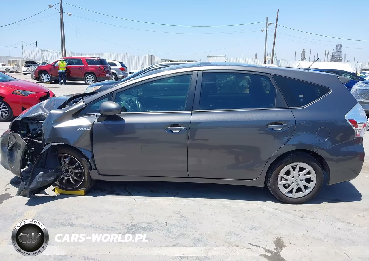 2014 Toyota Prius V Three VIN:JTDZN3EU8EJ015143 - 15