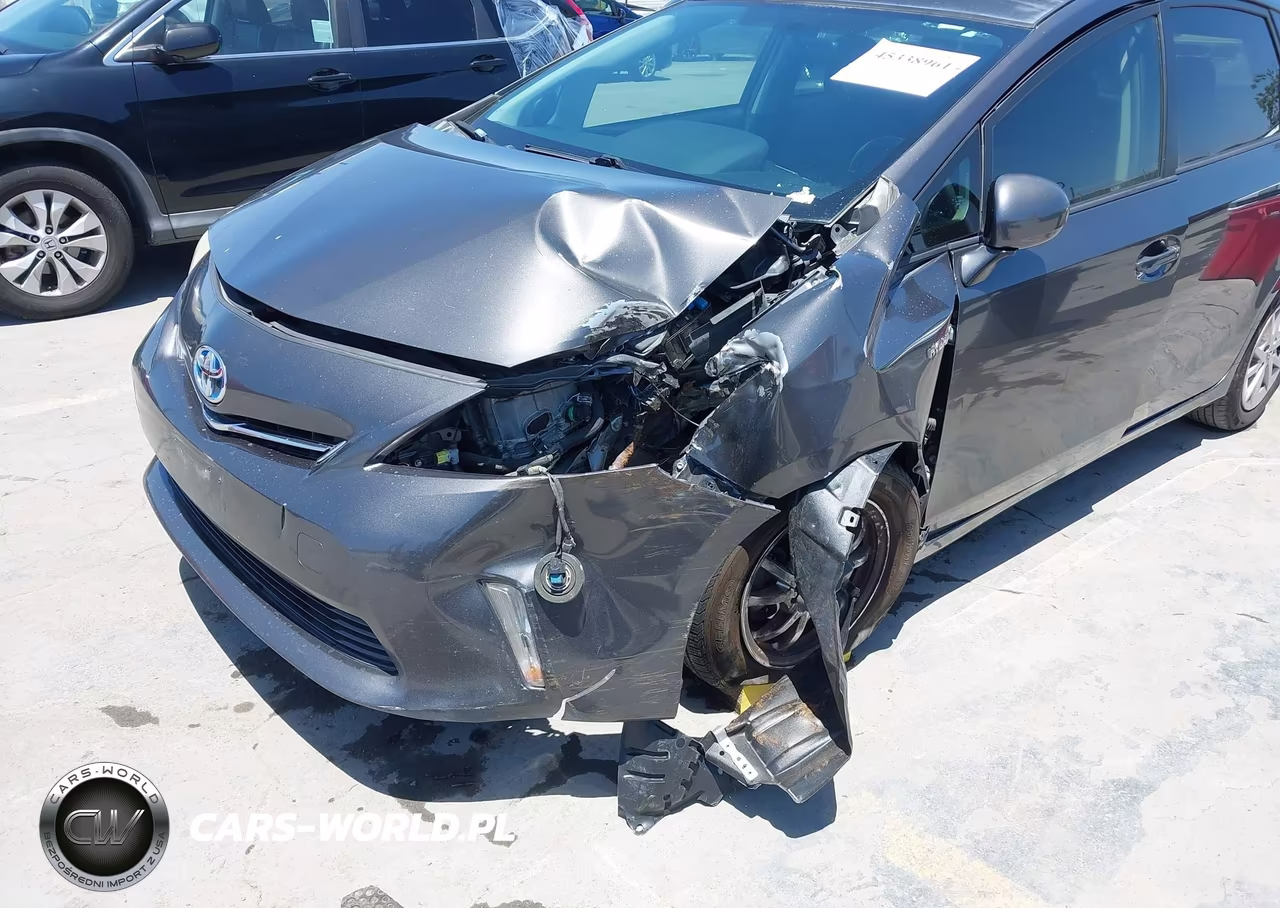 2014 Toyota Prius V Three VIN:JTDZN3EU8EJ015143 - 6