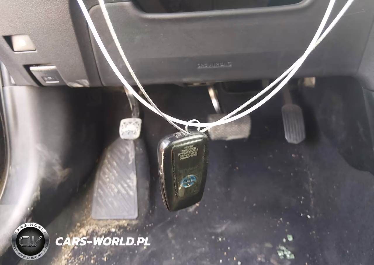 2016 Toyota Prius Three VIN:JTDKARFU7G3504719 - 11