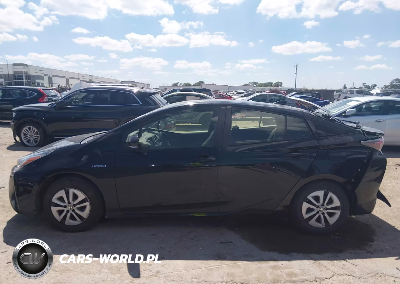 2016 Toyota Prius Three VIN:JTDKARFU7G3504719 - 14