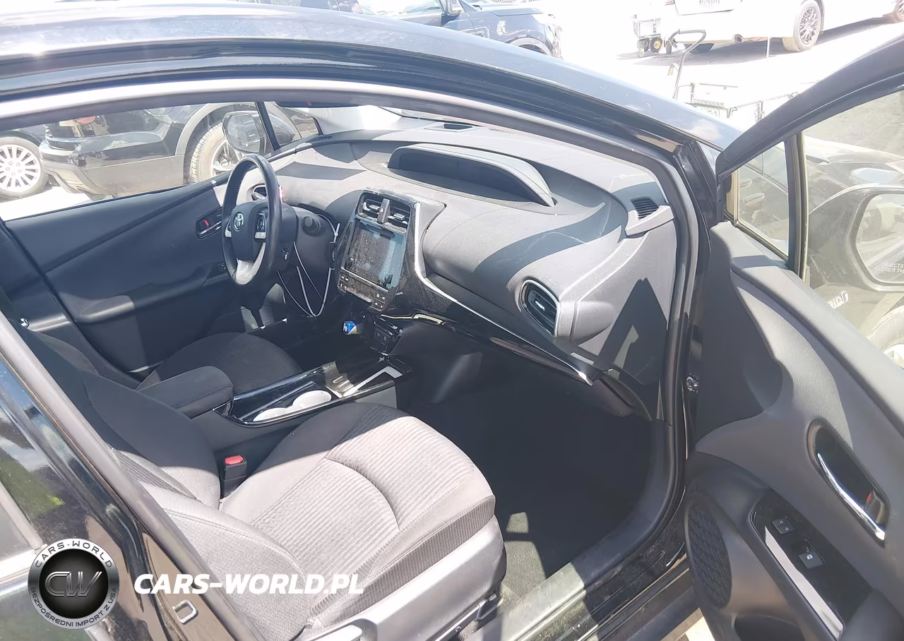 2016 Toyota Prius Three VIN:JTDKARFU7G3504719 - 5