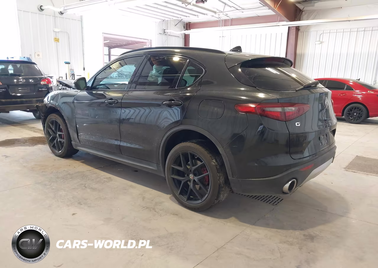2018 Alfa Romeo Stelvio Ti Sport Awd VIN:ZASFAKNN5J7B98677 - 3