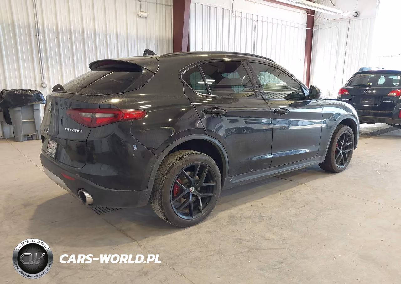 2018 Alfa Romeo Stelvio Ti Sport Awd VIN:ZASFAKNN5J7B98677 - 4