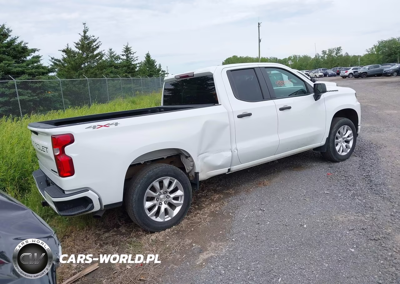2020 Chevrolet Silverado 1500 4Wd Standard Bed Custom VIN:1GCRYBEKXLZ364206 - 4