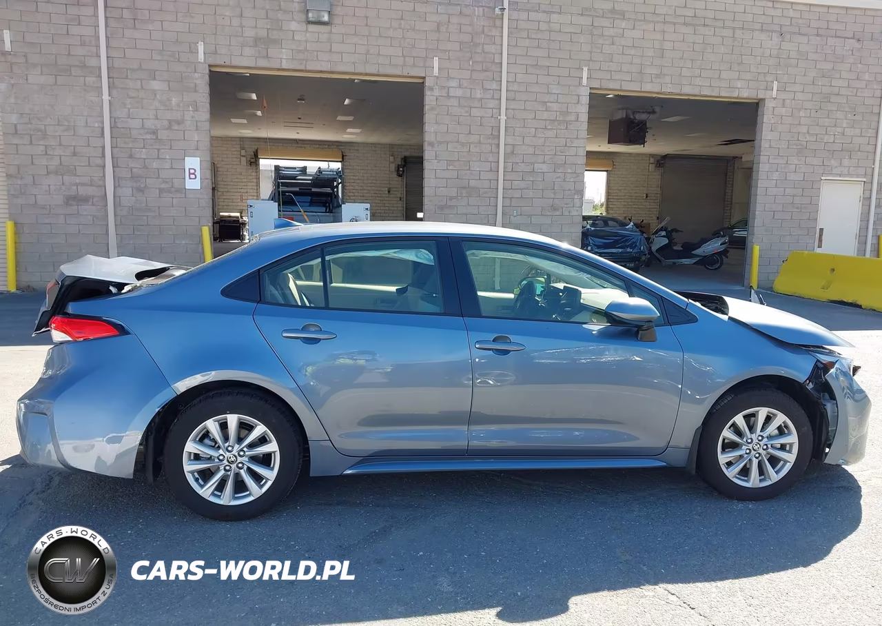2026 Toyota Corolla Hybrid Hybrid Le VIN:JTDBCMFE5T3142082 - 13