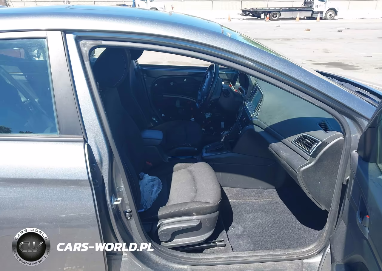 2017 Hyundai Elantra Value Edition VIN:KMHD84LF8HU244500 - 5