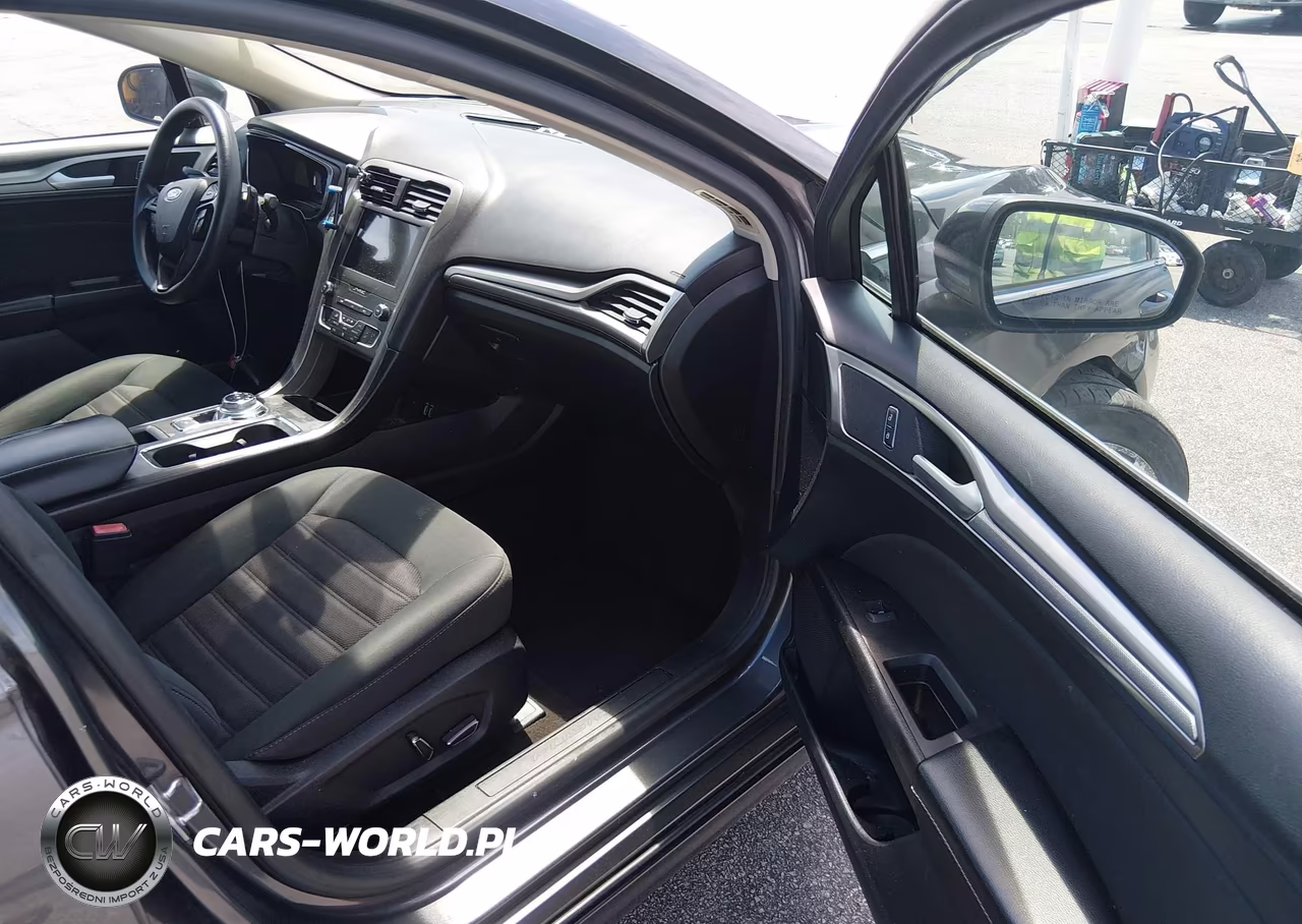 2020 Ford Fusion Se VIN:3FA6P0T90LR190425 - 5