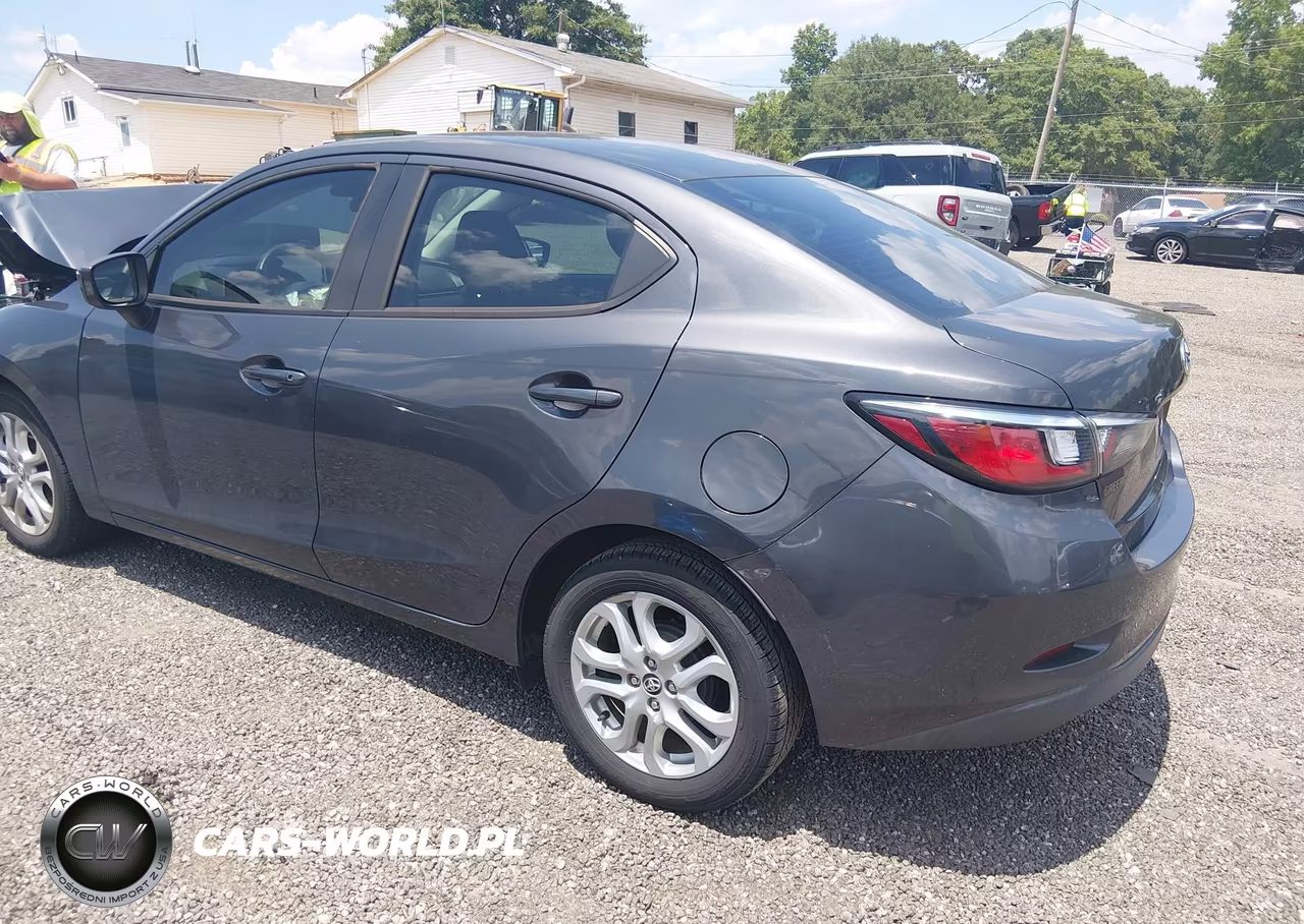 2018 Toyota Yaris Ia VIN:3MYDLBYV9JY332323 - 3