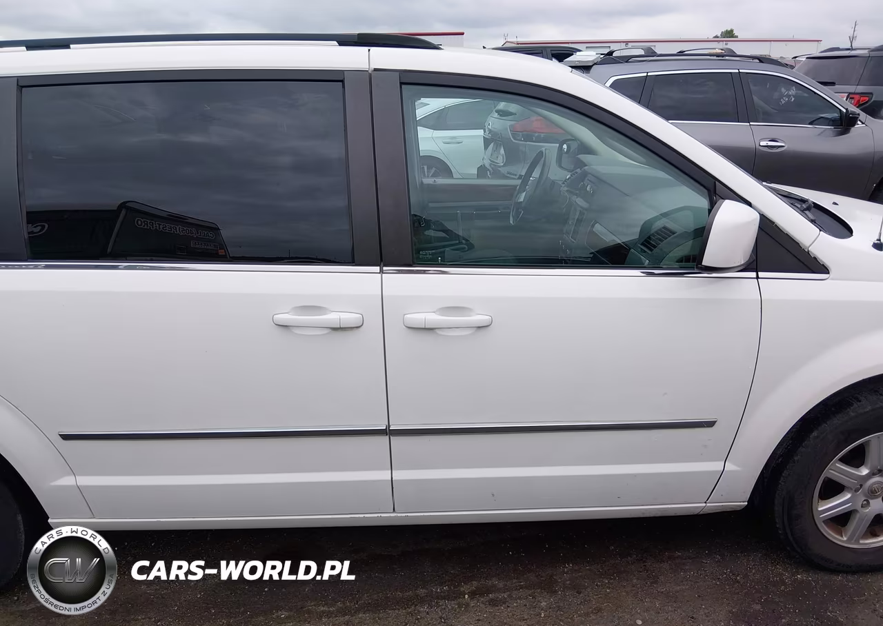 2010 Chrysler Town & Country Touring VIN:2A4RR5D14AR176712 - 13