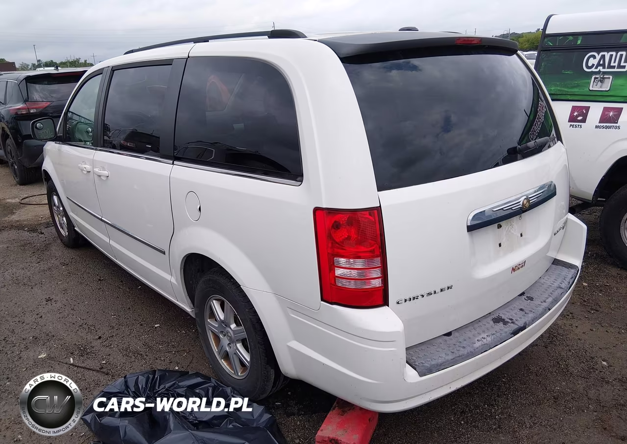 2010 Chrysler Town & Country Touring VIN:2A4RR5D14AR176712 - 3