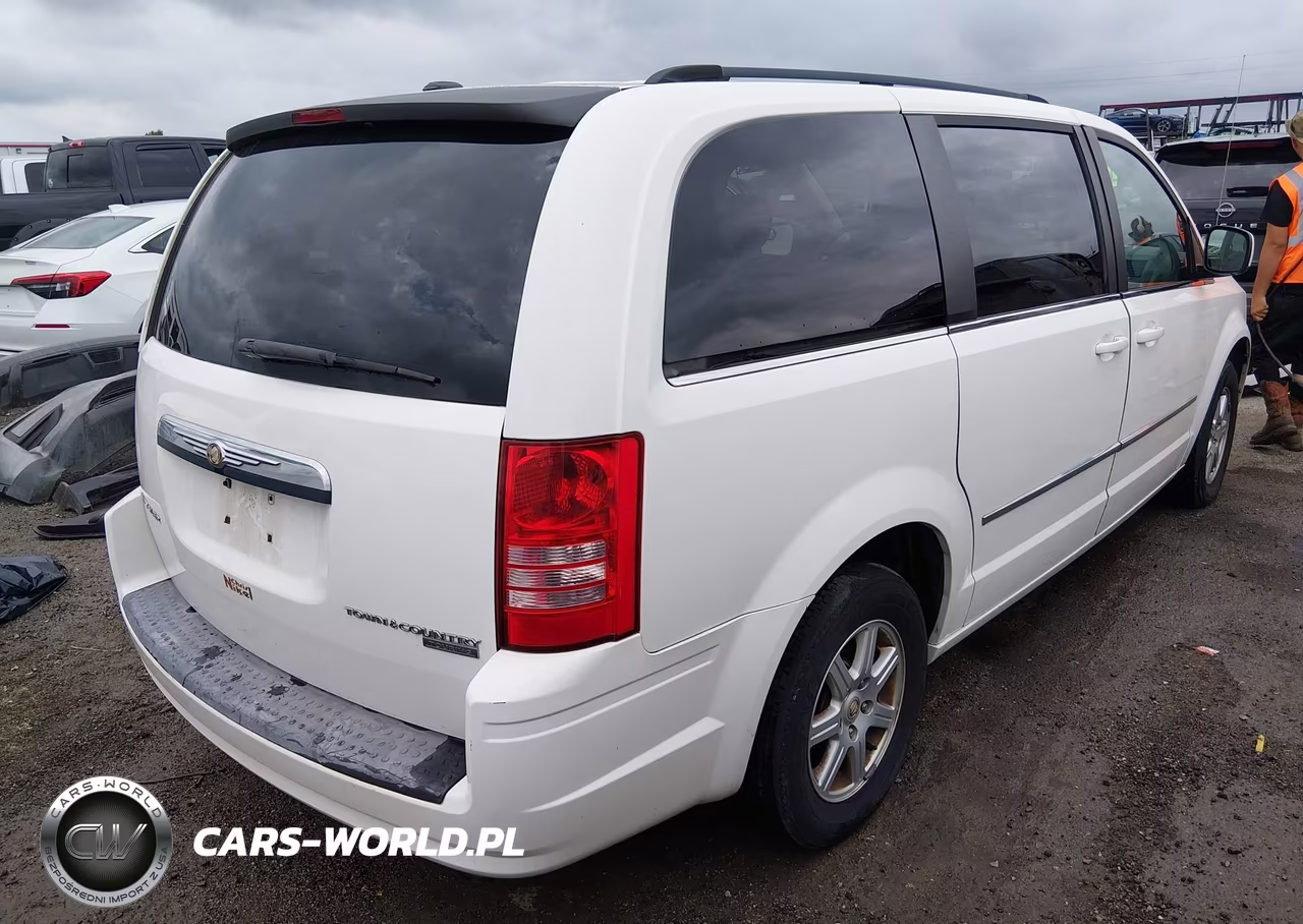 2010 Chrysler Town & Country Touring VIN:2A4RR5D14AR176712 - 4