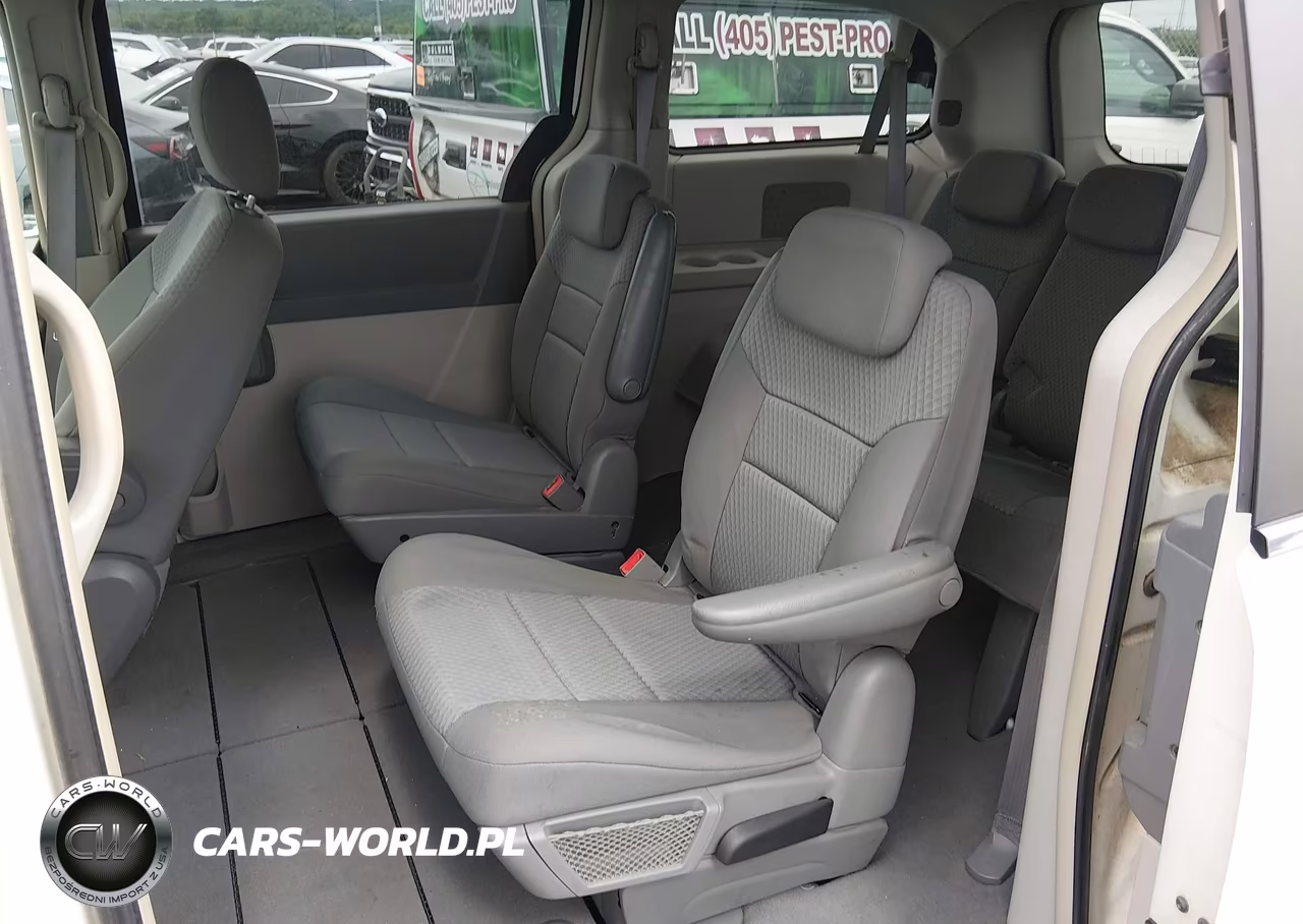 2010 Chrysler Town & Country Touring VIN:2A4RR5D14AR176712 - 8