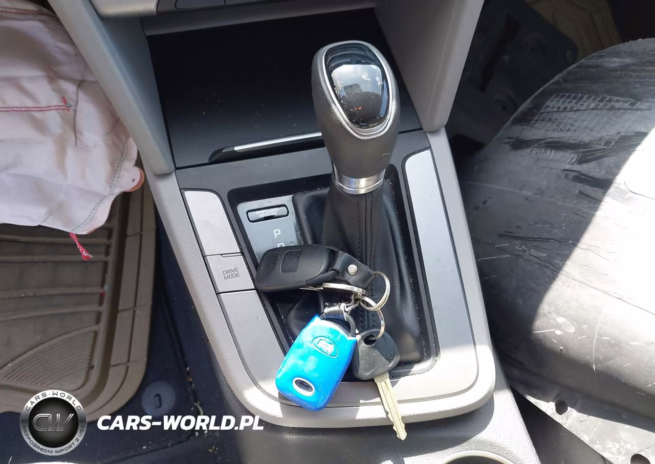 2018 Hyundai Elantra Sel VIN:5NPD84LF5JH332070 - 11
