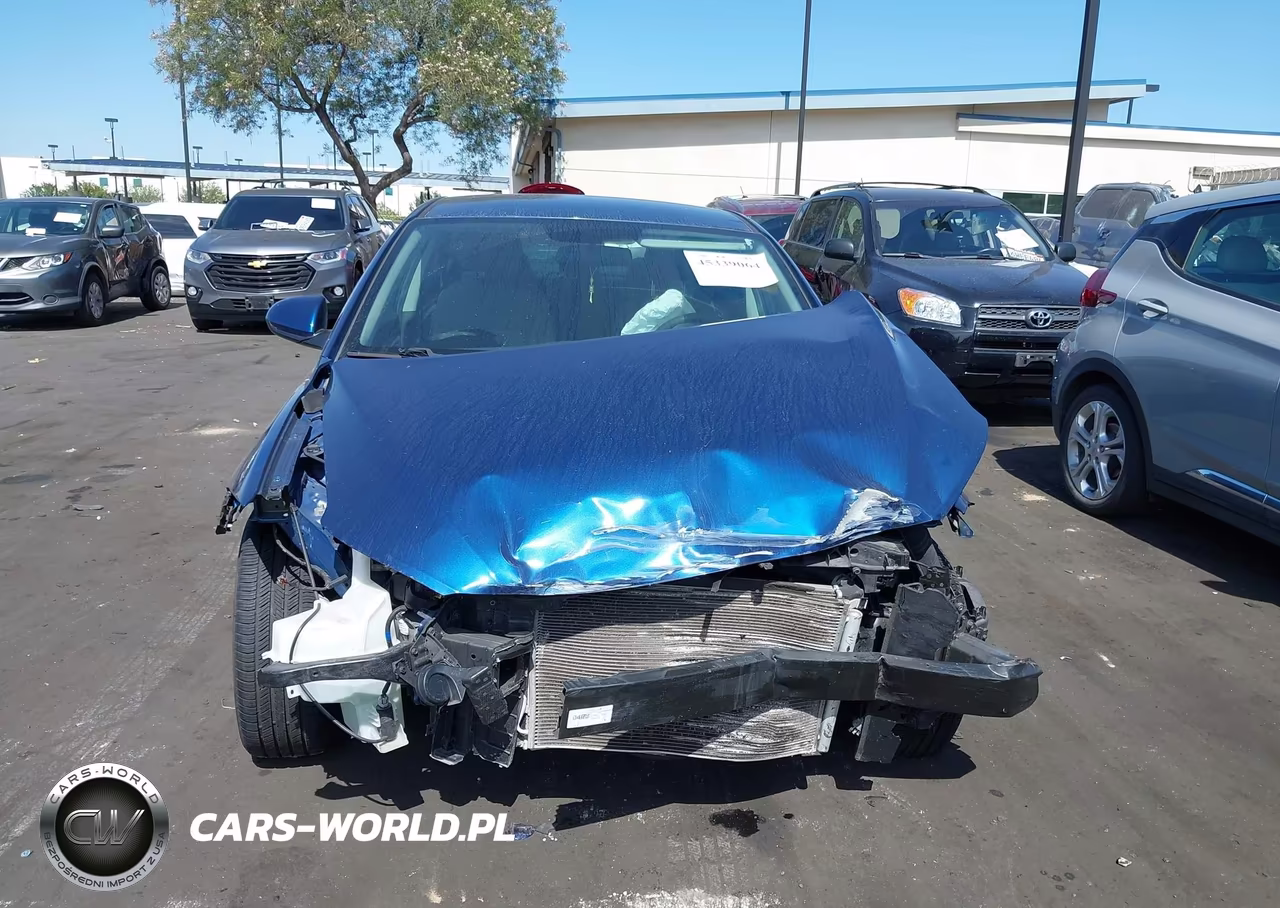 2018 Hyundai Elantra Sel VIN:5NPD84LF5JH332070 - 13
