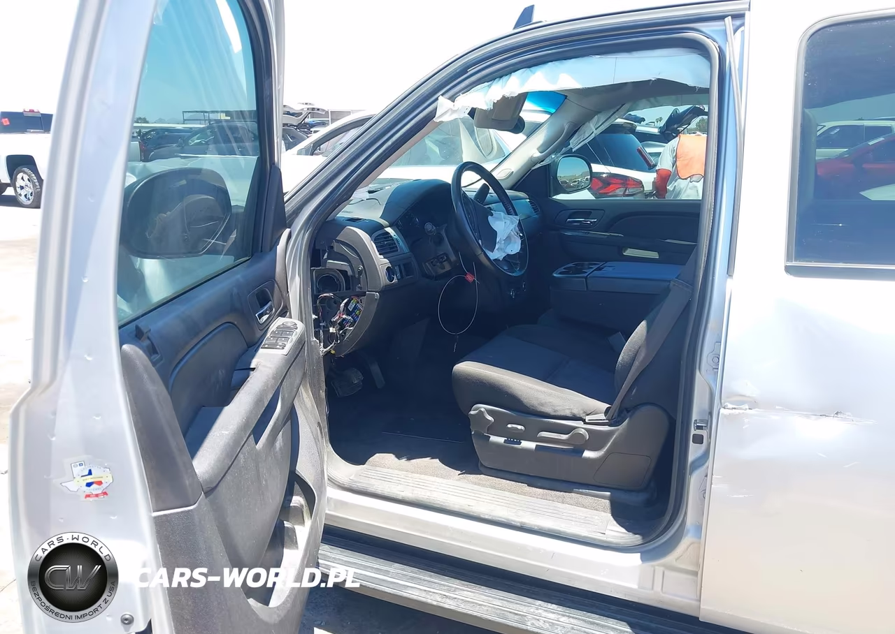 2010 Chevrolet Tahoe Ls VIN:1GNUCAE00AR261947 - 5