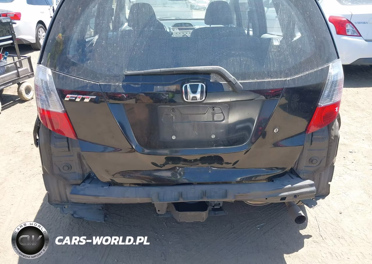 2010 Honda Fit VIN:JHMGE8H25AC039363 - 13
