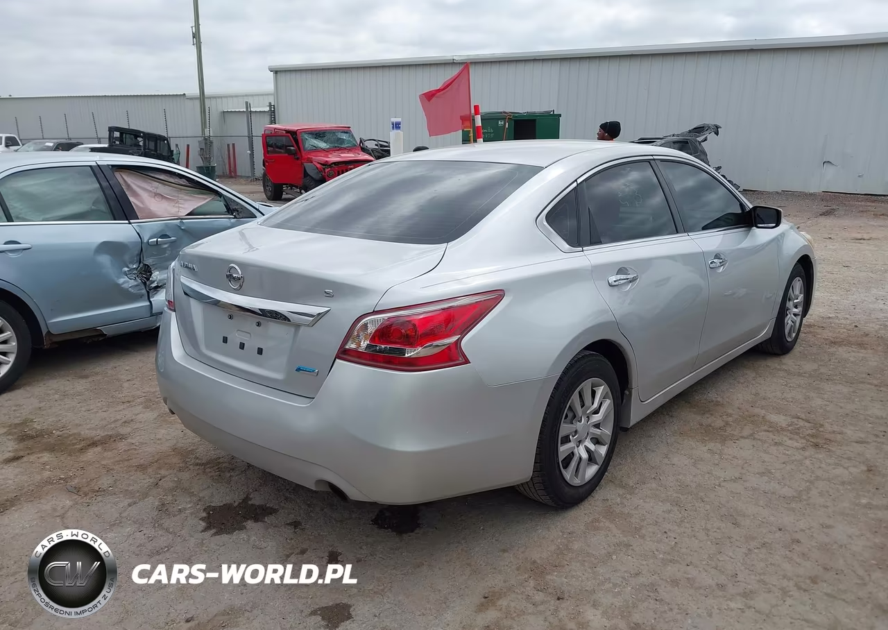 2014 Nissan Altima 2.5 S VIN:1N4AL3AP7EN343607 - 4
