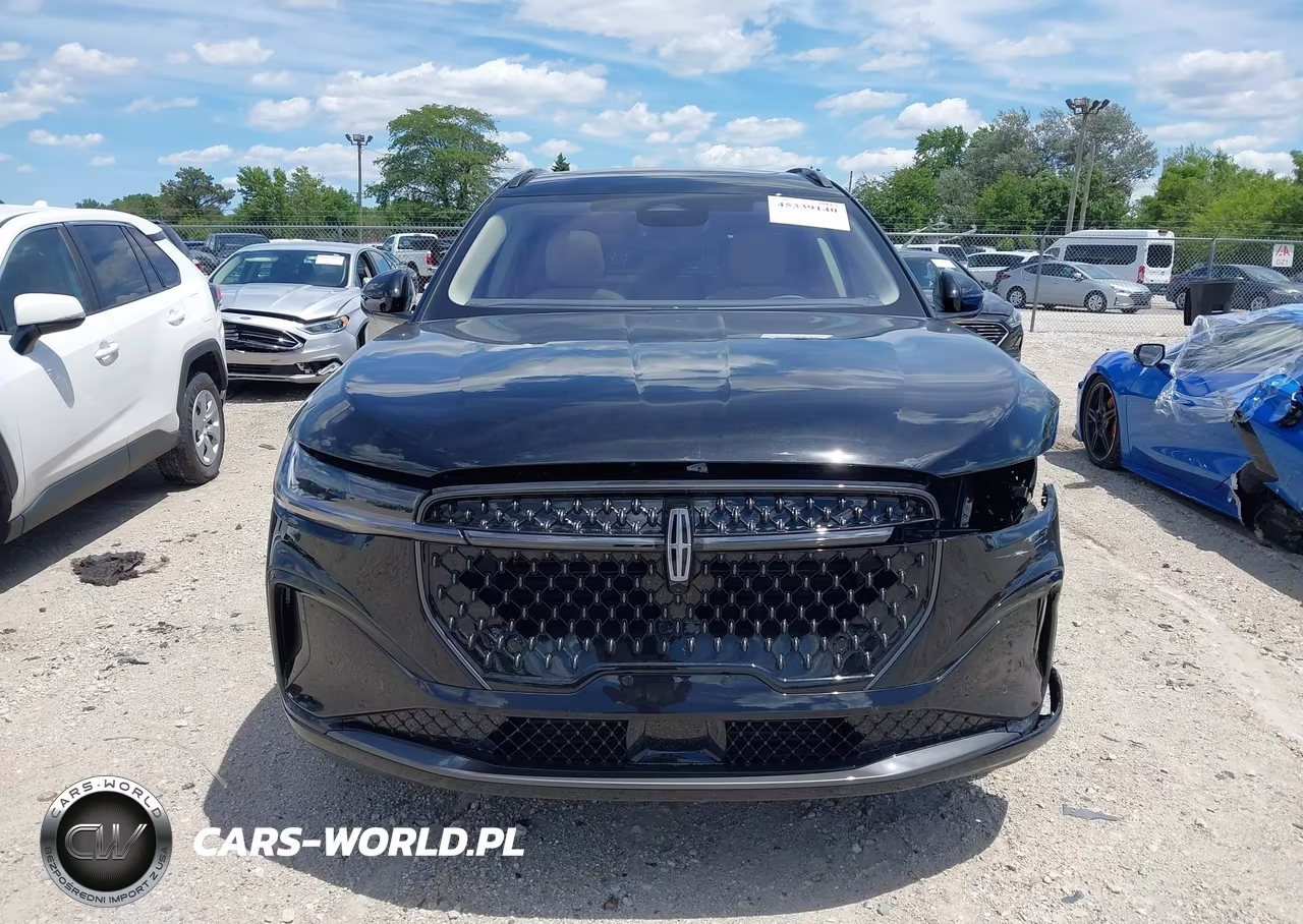 2025 Lincoln Nautilus Reserve VIN:5LMPJ8KA2SJ966890 - 12