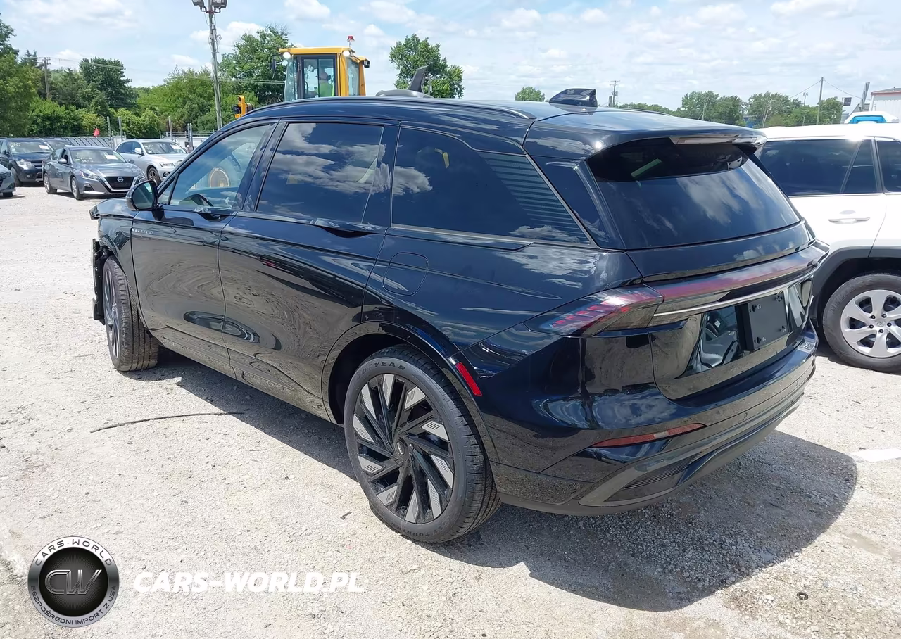 2025 Lincoln Nautilus Reserve VIN:5LMPJ8KA2SJ966890 - 3