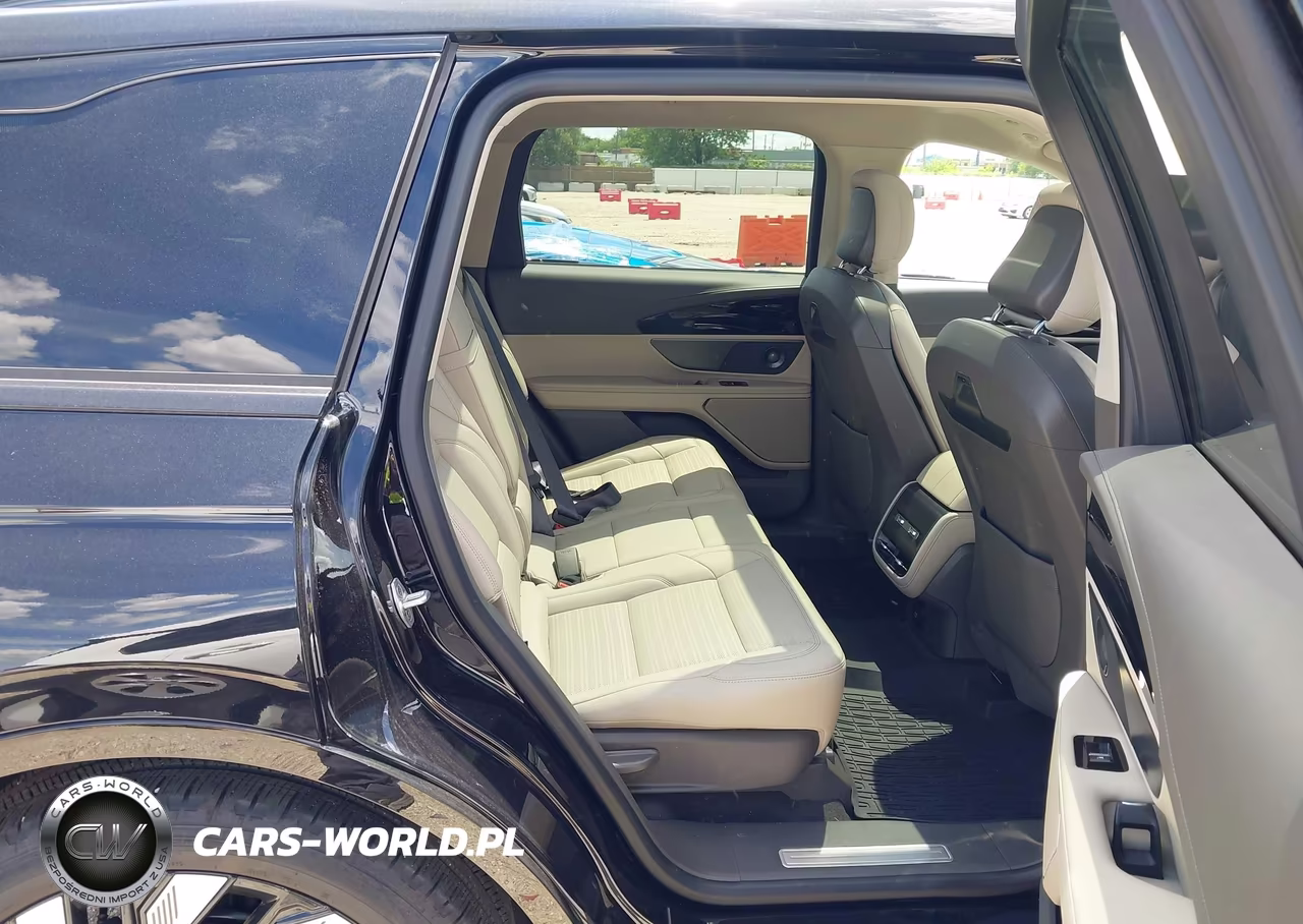 2025 Lincoln Nautilus Reserve VIN:5LMPJ8KA2SJ966890 - 8