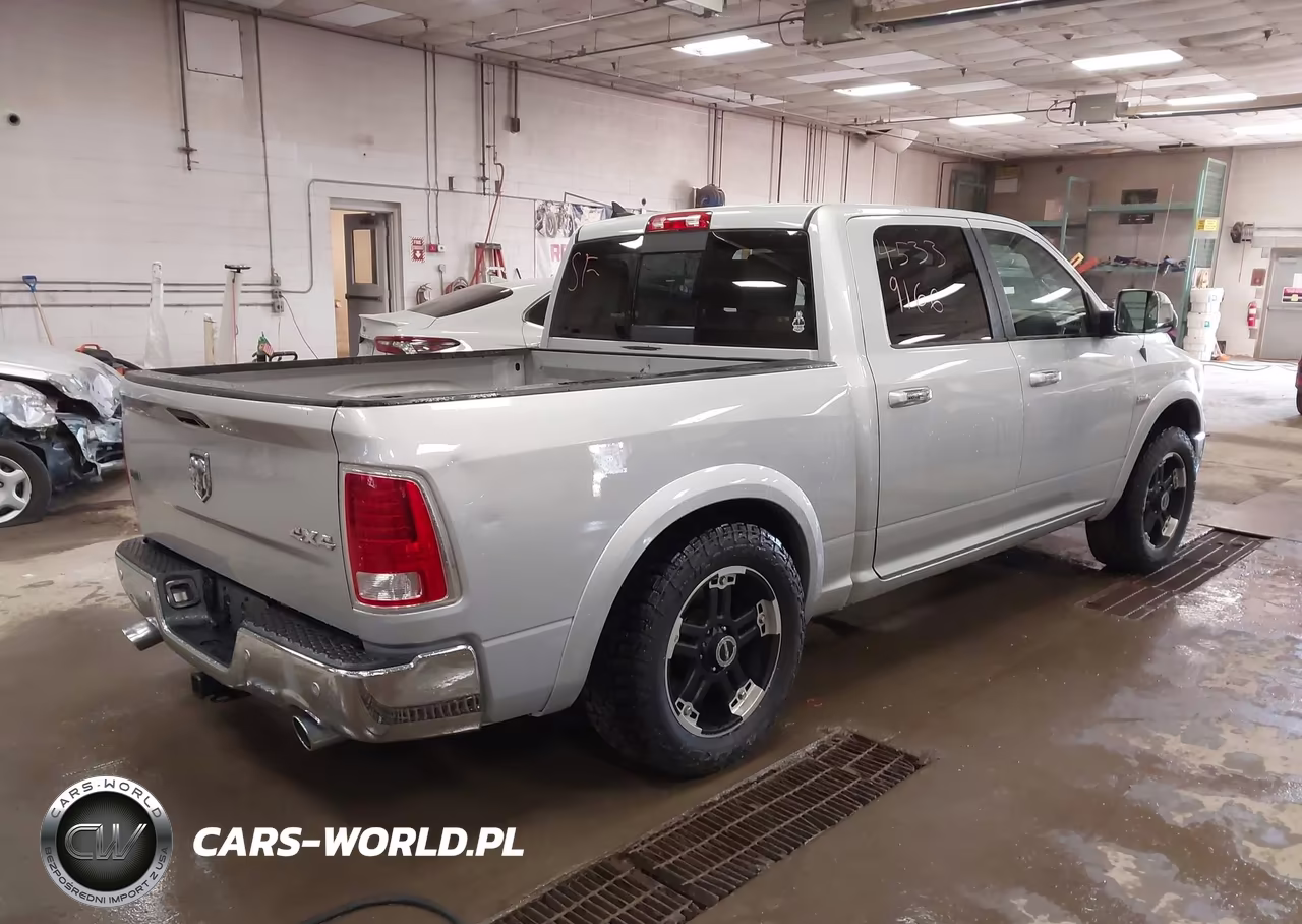 2014 Ram 1500 Laramie VIN:1C6RR7NT7ES247804 - 4