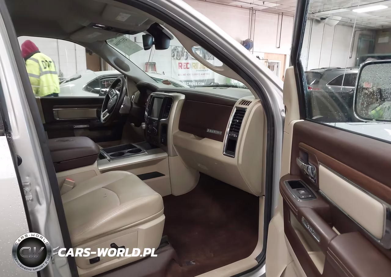 2014 Ram 1500 Laramie VIN:1C6RR7NT7ES247804 - 5