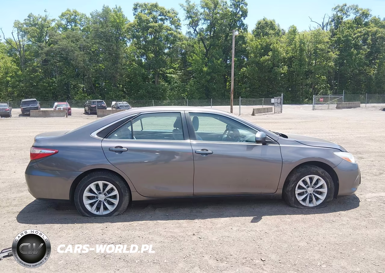 2017 Toyota Camry Le VIN:4T1BF1FK6HU738147 - 13