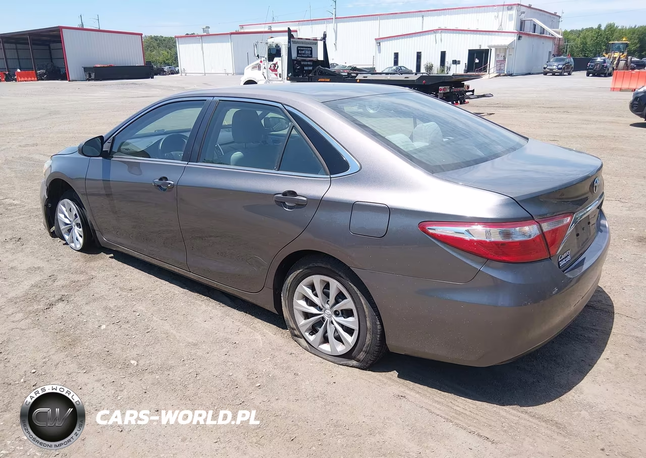 2017 Toyota Camry Le VIN:4T1BF1FK6HU738147 - 3