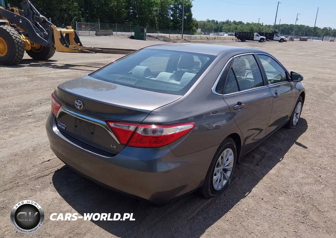 2017 Toyota Camry Le VIN:4T1BF1FK6HU738147 - 4