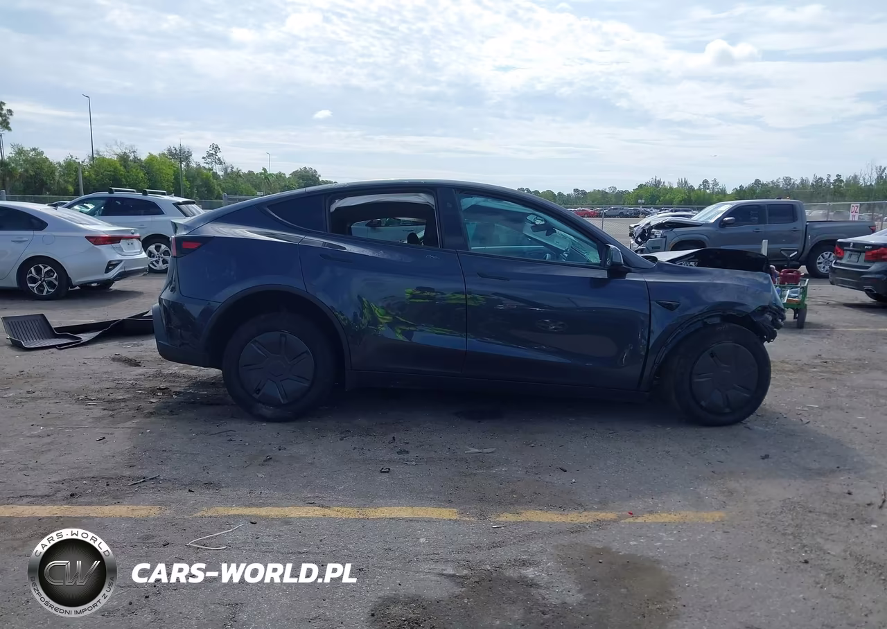 2026 Tesla Model Y VIN:7SAYGDED0TA606146 - 13