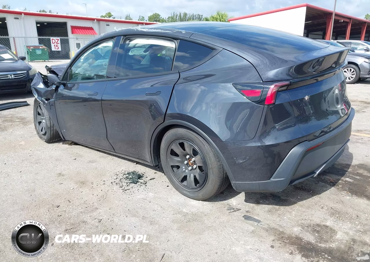 2026 Tesla Model Y VIN:7SAYGDED0TA606146 - 3