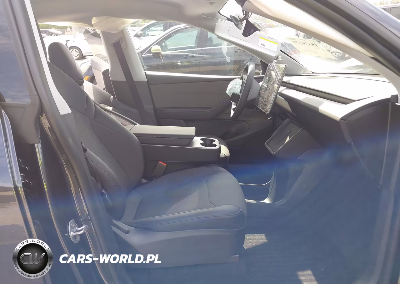 2026 Tesla Model Y VIN:7SAYGDED0TA606146 - 5