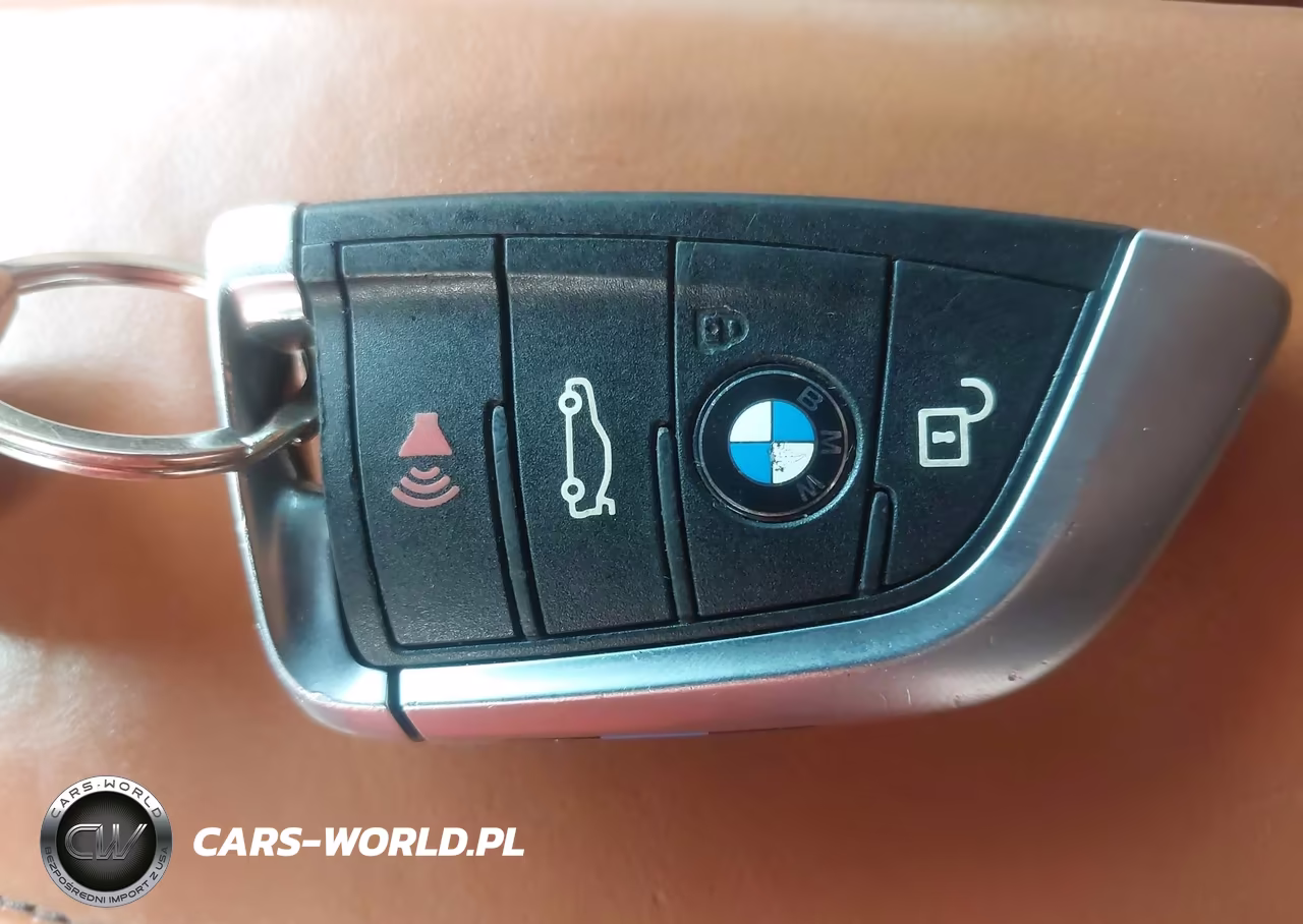 2016 BMW X5 M VIN:5YMKT6C50G0R79305 - 11