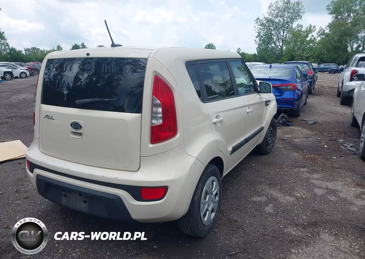 2012 Kia Soul VIN:KNDJT2A52C7390550 - 4