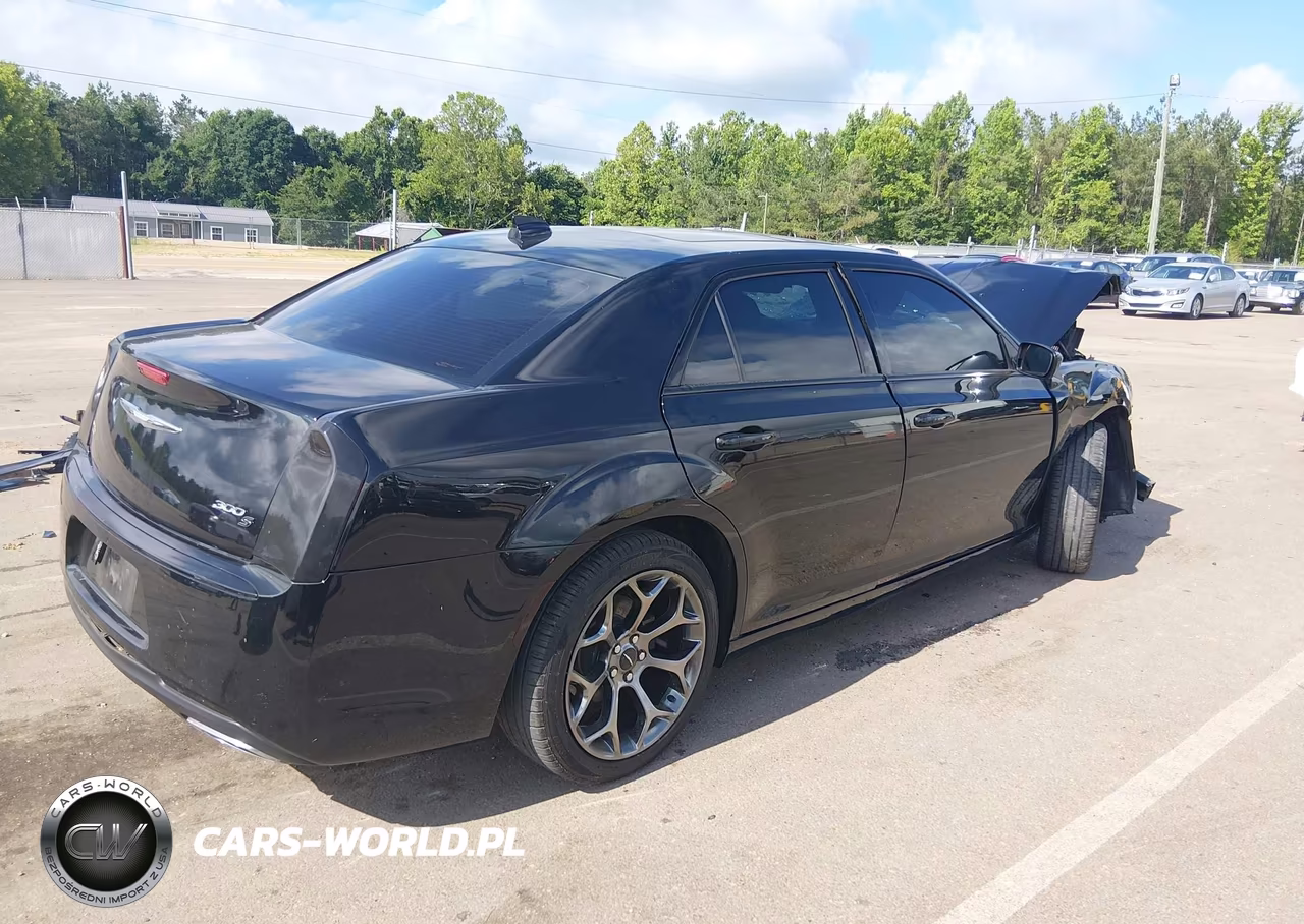 2018 Chrysler 300 300S VIN:2C3CCABG7JH201593 - 4