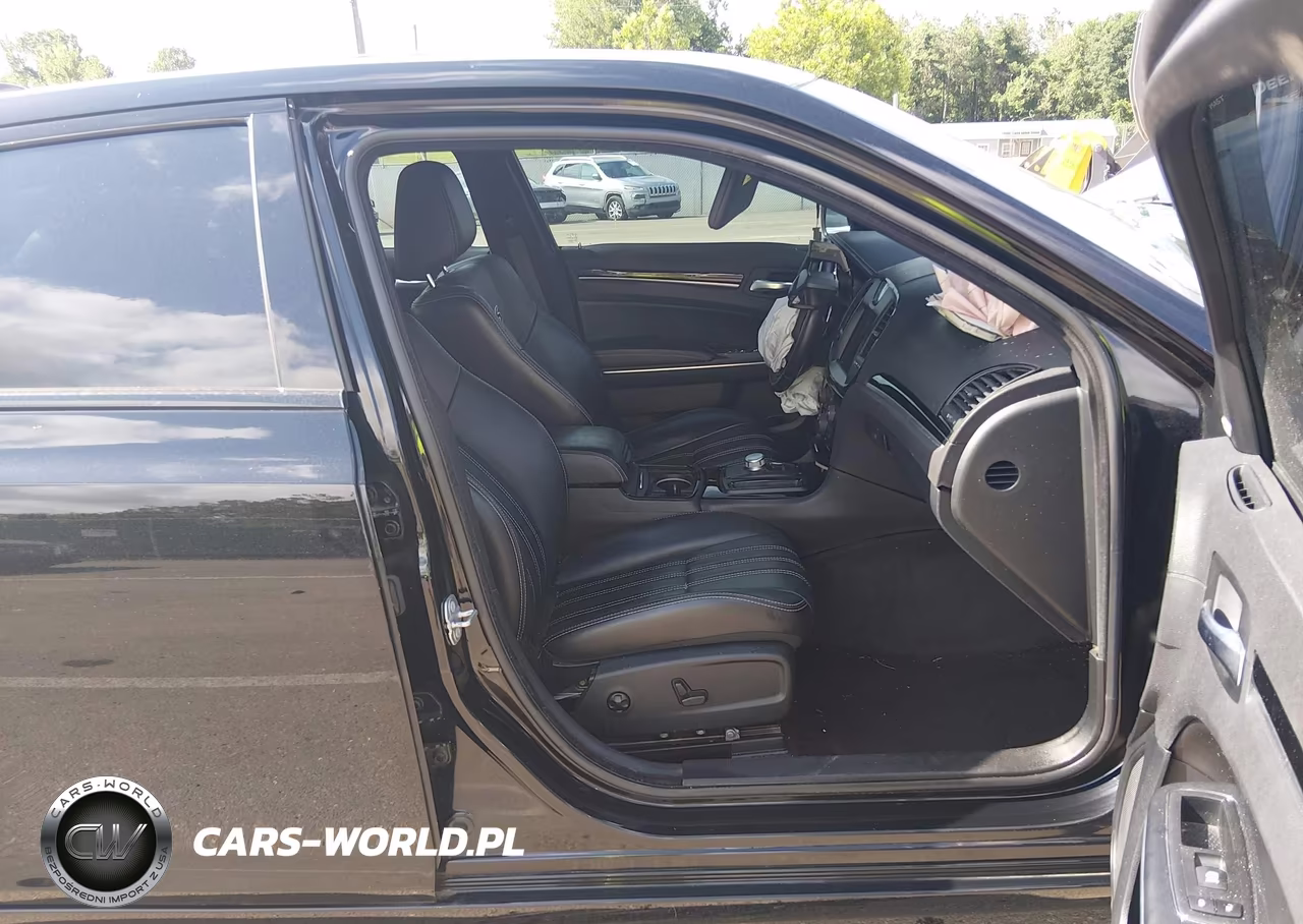 2018 Chrysler 300 300S VIN:2C3CCABG7JH201593 - 5