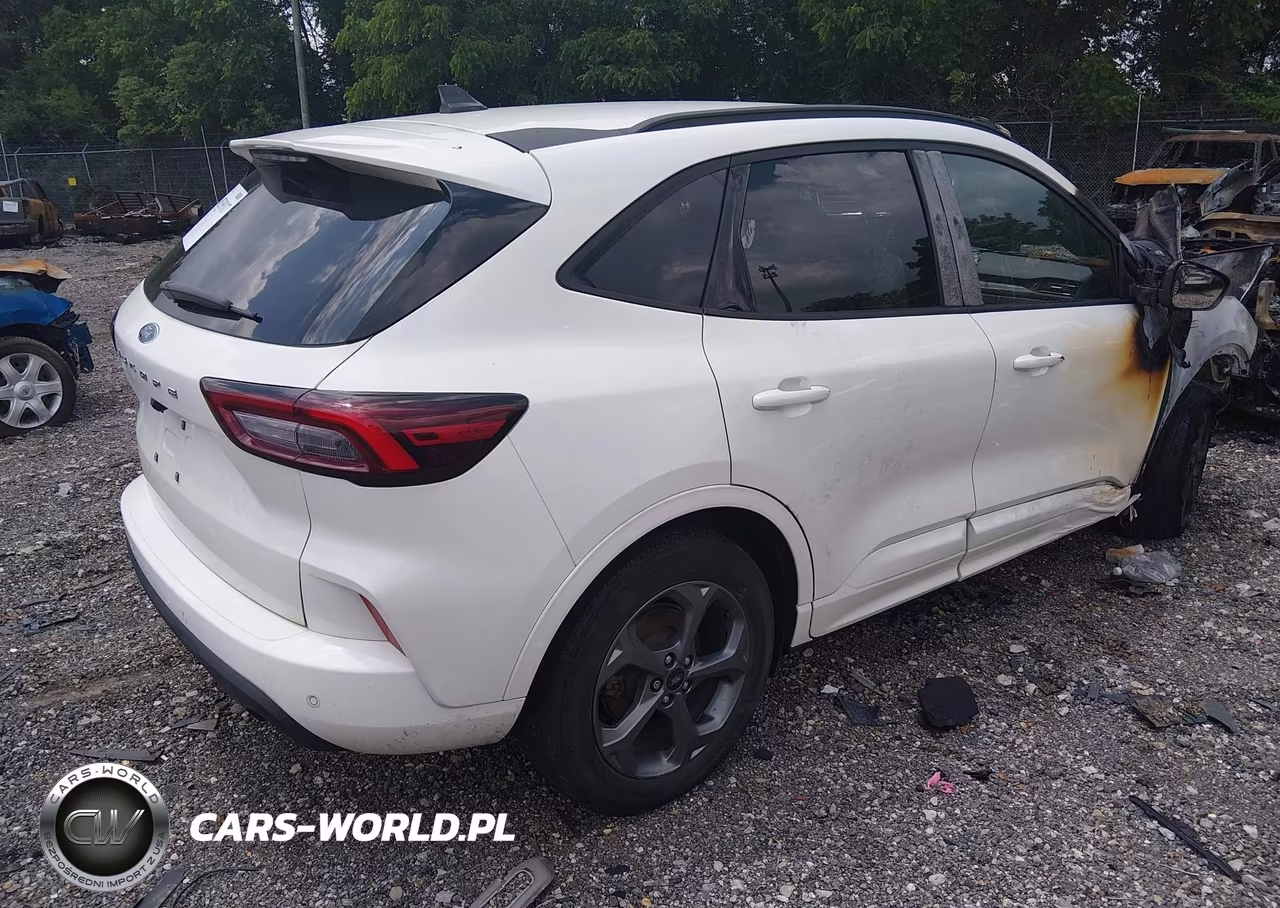 2023 Ford Escape St-Line VIN:1FMCU0MN5PUB21838 - 4